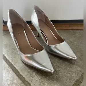 BRAND NEW silver, beautiful but too tight for my wide feet.